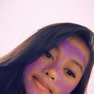 Meet your Posher, Kassandra